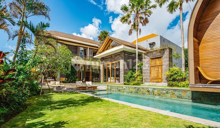 Villa Mewah Gaya Tropis Modern – Dijual Dekat Canggu Villa Mewah Gaya Tropis Modern – Dijual Dekat Canggu