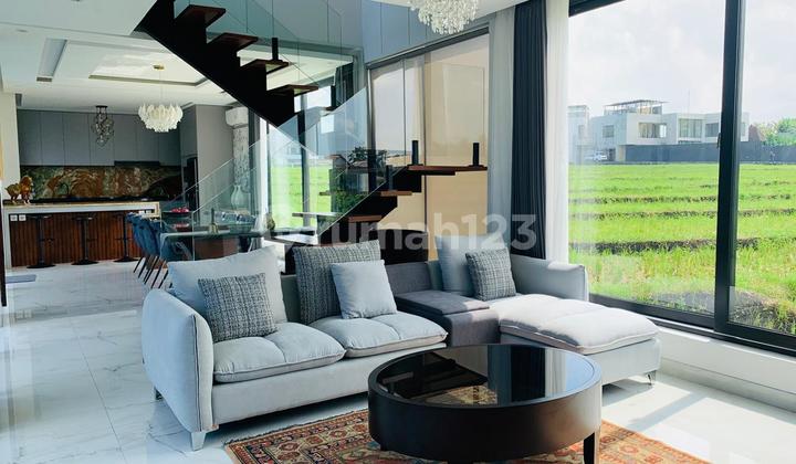 Villa with Sea, Rice Field, and Mountain Views Near Pererenan Beach