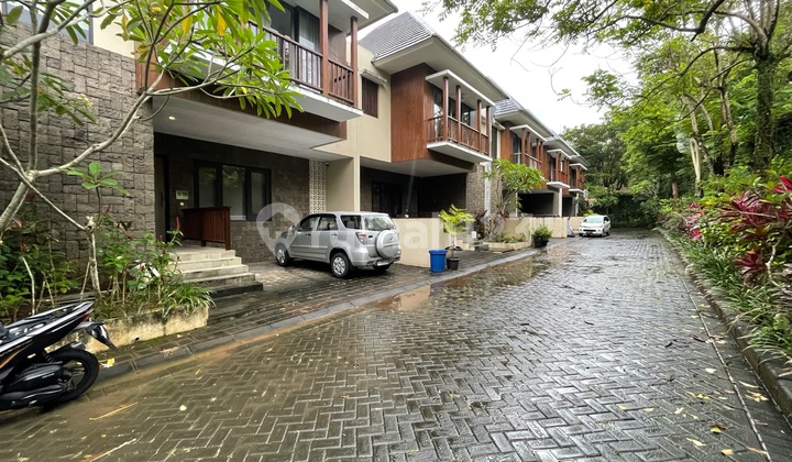 3 Bedroom House in a Residential Complex with a Strategic Location in Jimbaran 3 Bedroom House in a Residential Complex with a Strategic Location in Jimbaran