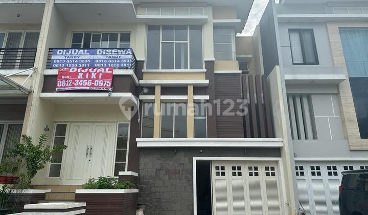 Dijual Rumah Crown Golf Boulevard