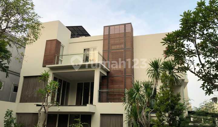 di Kenari Hijau, Jakarta Utara Rumah Baru Hoek di Kenari Hijau, Jakarta Utara Rumah Baru Hoek