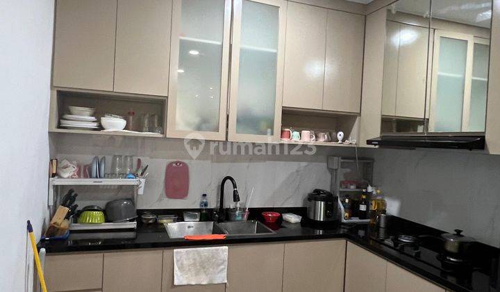 Rumah 2 Lantai Bagus Furnished SHM di Muara Karang, Jakarta Utara 2