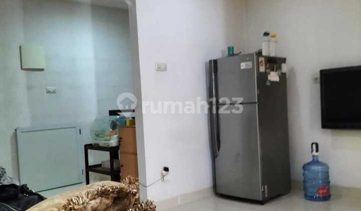 Rumah 3 Lantai Semi Furnished di Akasia Golf, Jakarta Utara 2