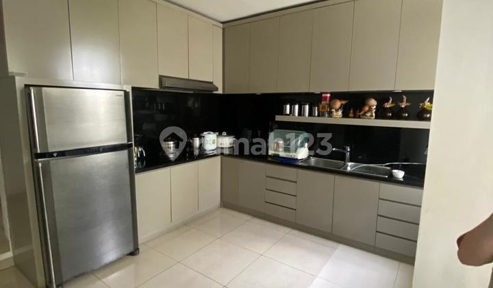 Rumah Bagus Semi Furnished SHM Pantai Indah Kapuk, Jakarta Utara 2