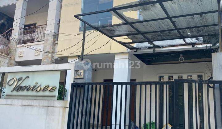 Rumah Bagus Unfurnished SHM di Pluit, Jakarta Utara 1