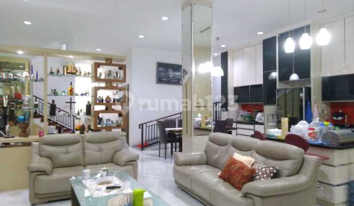 Rumah Pantai Indah Kapuk, Jakarta Utara Bagus Semi Furnished SHM