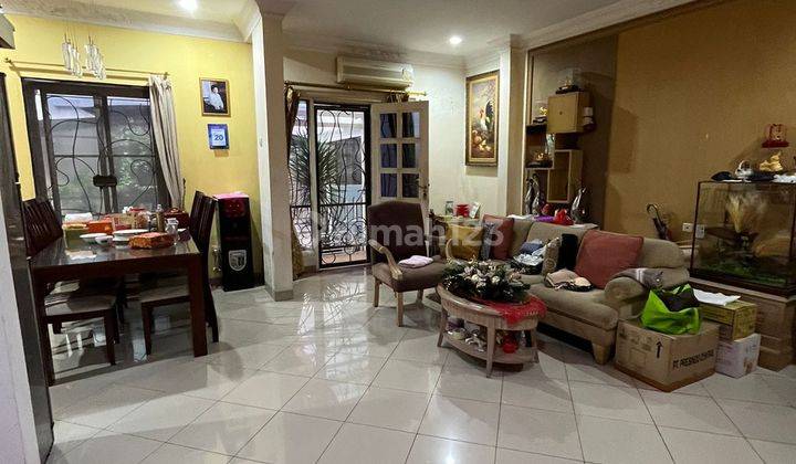 Rumah 3 Lantai Butuh Renovasi Semi Furnished SHM di Pantai Indah Kapuk, Jakarta Utara 1