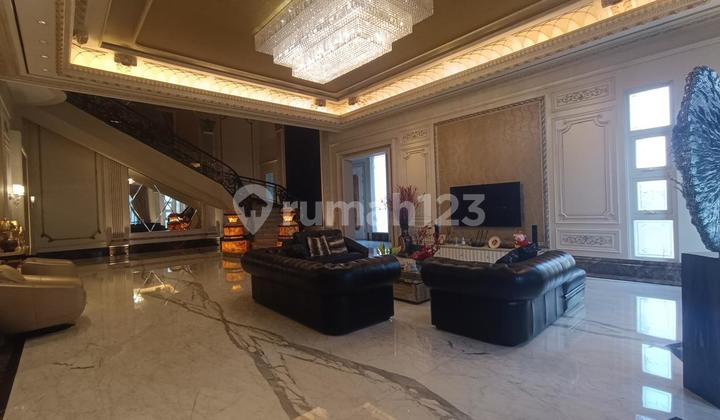 Rumah 3 Lantai Bagus Semi Furnished SHM di Pantai Indah Kapuk, Jakarta Utara 2