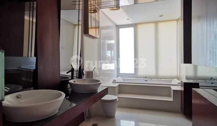 Rumah Bagus Furnished SHM Pantai Indah Kapuk, Jakarta Utara 2