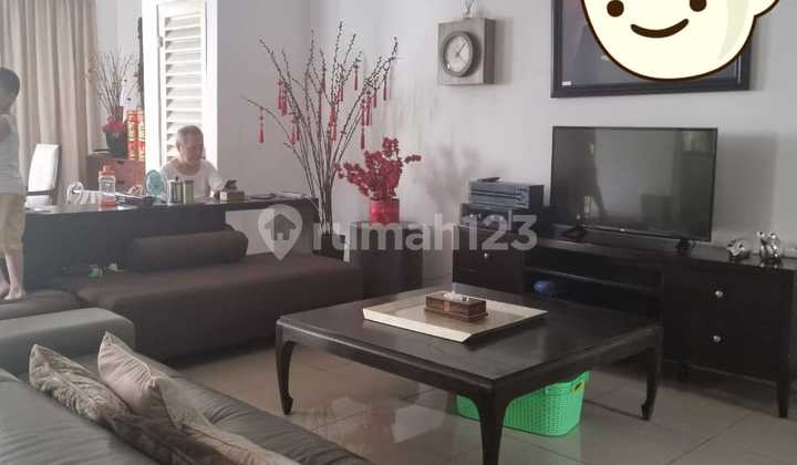 Rumah Bagus Semi Furnished SHM Pantai Indah Kapuk, Jakarta Utara