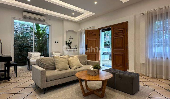 Rumah 2 Lantai Bergaya Spanish di Pondok Indah Fully Furnished Dengan Roof Top 2