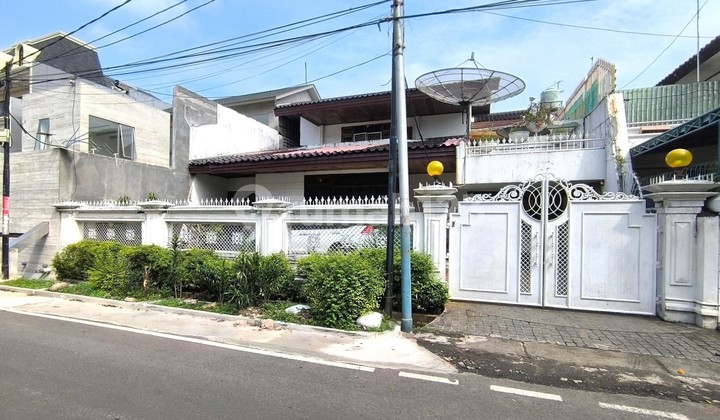 Spacious House in a Strategic Location, Cempaka Putih Tengah, Central Jakarta Spacious House in a Strategic Location, Cempaka Putih Tengah, Central Jakarta