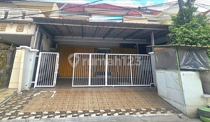 Cheap Shop House Rental on Jalan Boulevard Hijau Raya Harapan Indah Bekasi