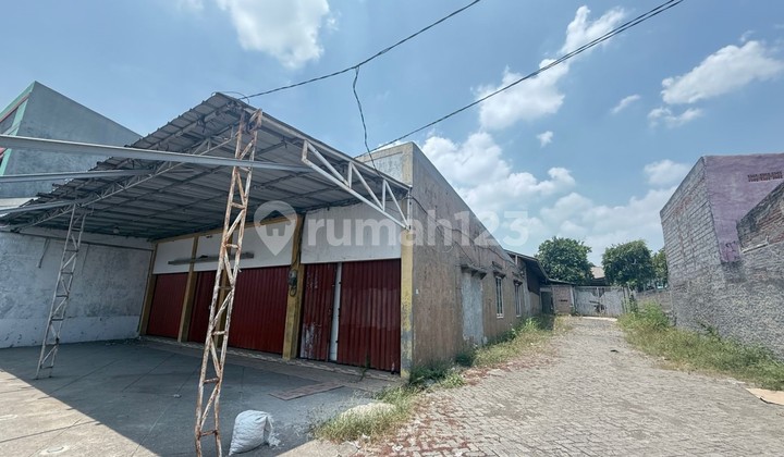 Bonus Land with Roadside Building in East Klari Karawang