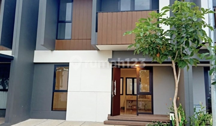 Rumah Hadap Taman Cluster Regia Summarecon Crown Gading Bekasi