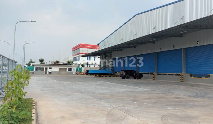 Gudang Pabrik Loading Dock Kawasan Industri Mm2100 Cibitung Gudang Pabrik Loading Dock Kawasan Industri Mm2100 Cibitung