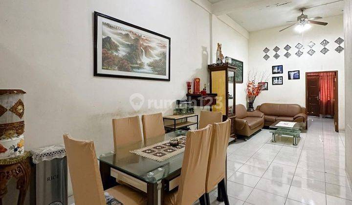 Dijual Rumah di Medan 3½ Lantai SHM Kondisi Bagus Hadap Tenggara 2