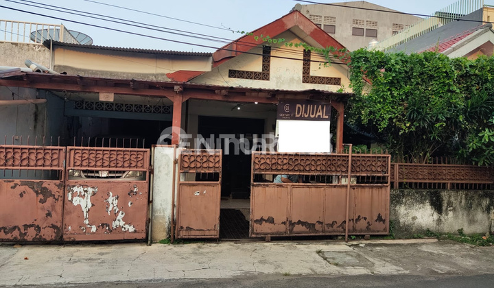 Rumah Lama di Jatinegara Jakarta Timur Butuh Renovasi