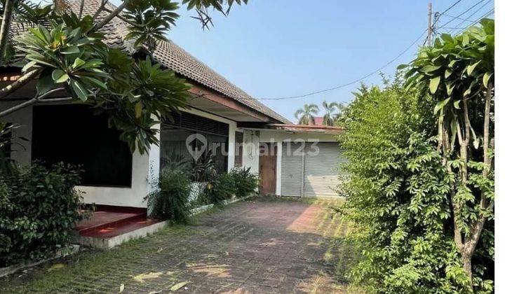 Di  Rumah Tua Daerah Percetakan Negara Jakarta Pusat 1