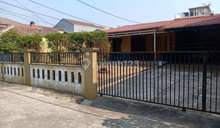 Rumah siap huni di Jl Palem Jakasetia Bekasi 1