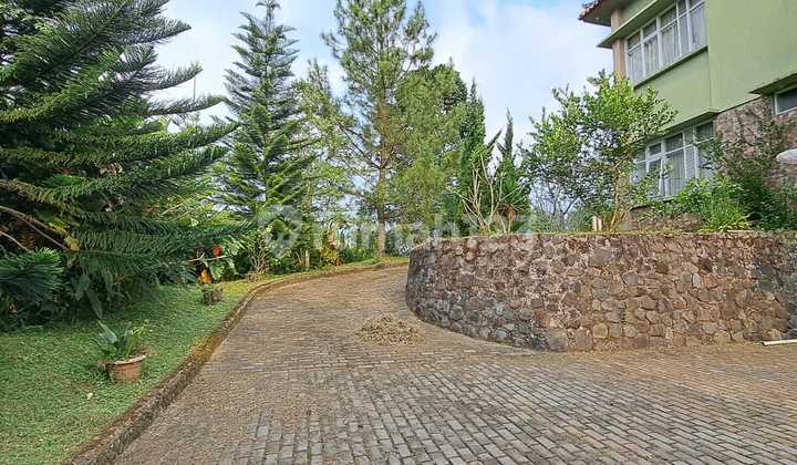 Rumah Cantik Di Megamendung, Bogor.