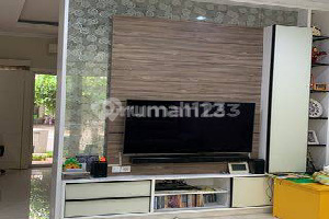 Comfortable 2-Story House in Grand Orchad