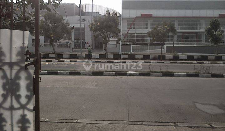 Rumah 2 1/2 lantai, dipinggir jalan arteri hadap Utara 2