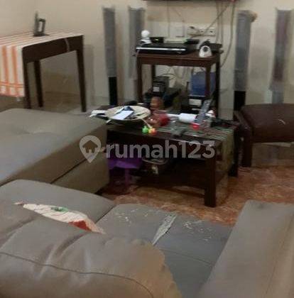 Rumah nyaman 2 lantai hadap Selatan 1