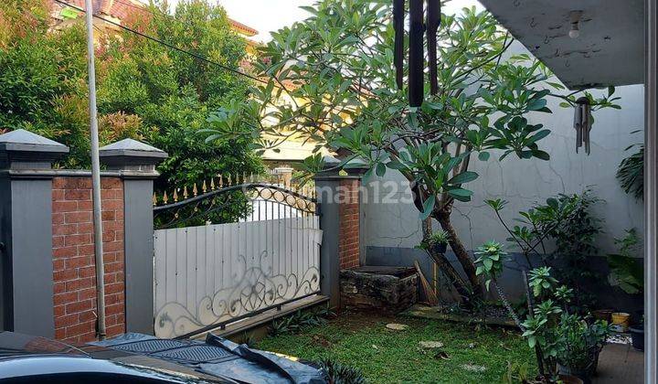 Dijual rumah nyaman 1 1/2 lantai hadap Barat 2