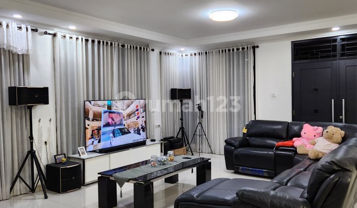 Dijual Rumah Mewah 3 Lantai Hadap Barat/selatan Di Gading Griya Lestari 2