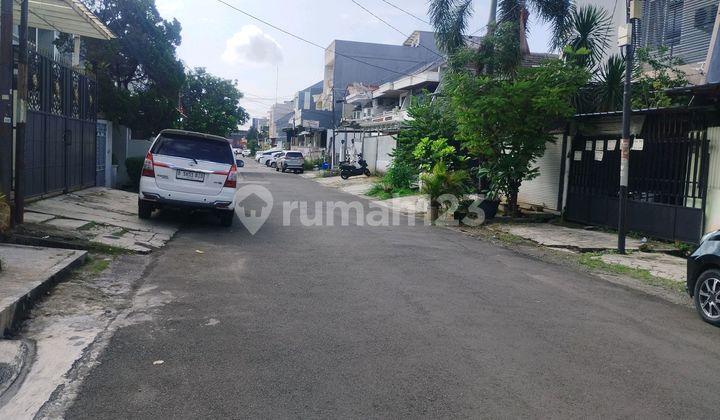 Dijualrumah Tua Hitung Tanahhadap Selatanl 2