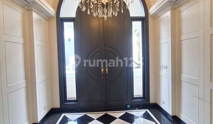 For Sale Brand New Luxury House with East/North Facing Corner