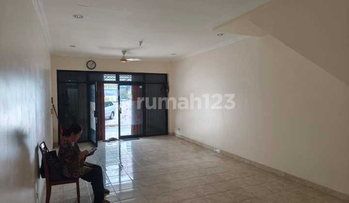 For Rent: 2-Storey Shop House Facing North