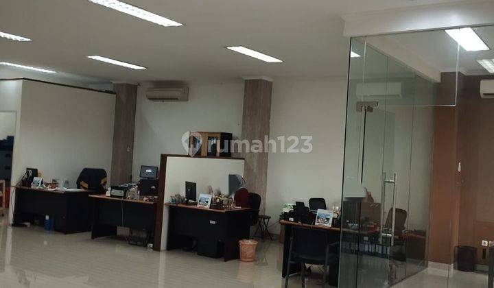 Kantor 3 1/2 Lantai, Ada Lift Hadap Tenggara 1