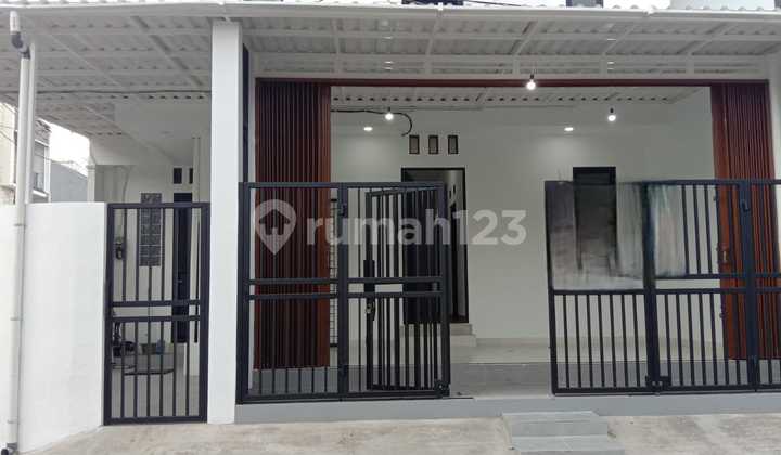 Dijual Rumah Kost 2 Lantai di Gading Putih Hadap Timur /Selatan Dijual Rumah Kost 2 Lantai di Gading Putih Hadap Timur /Selatan