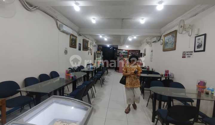 For Sale: 2.5-Story Shop House Facing North For Sale: 2.5-Story Shop House Facing North