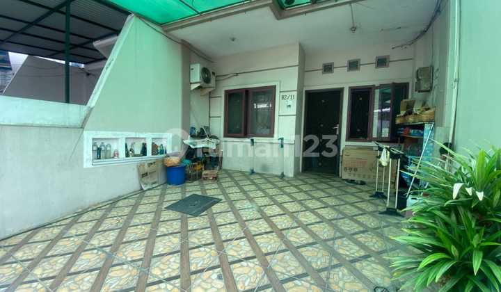 For quick sale, house & boarding room on the 2nd floor in Kelapa Molek For quick sale, house & boarding room on the 2nd floor in Kelapa Molek