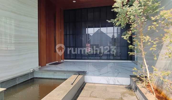 Dijual rumah mewah Hoek 3 Lantai di Gading Elok Barat  ~SYI