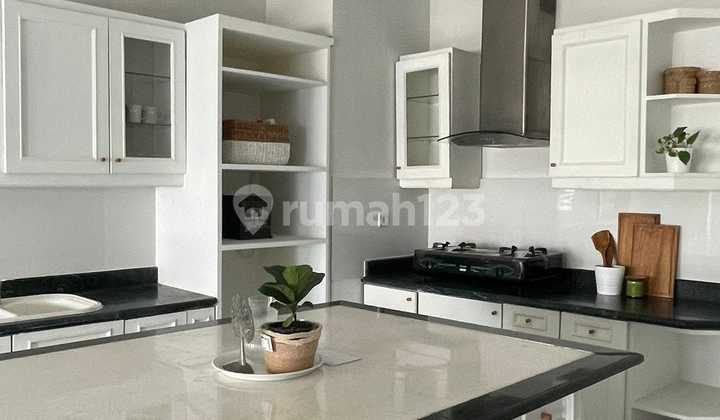 Disewakan Apartemen Palladian Tower A ~YNI