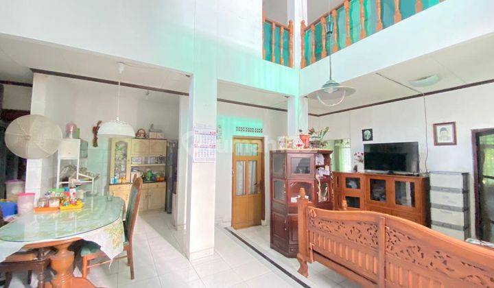 For sale rumah di wilayah yang asri. Properti 2 lantai ini berada di lingkungan yang mudah dijangkau. 2