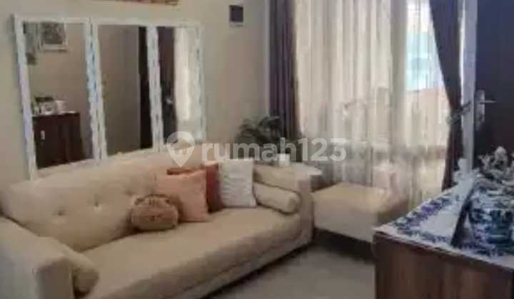 Rumah menarik dan asri di Taman Melati, Pasir Impun, Bandung