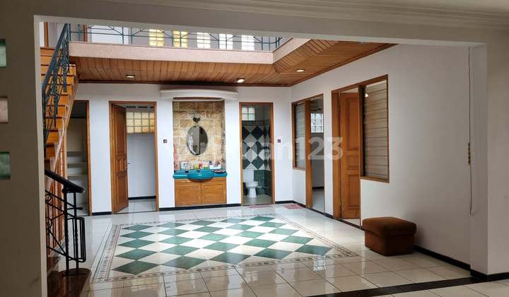 Dijual Rumah Strategis di Daerah Kembar Timur, Regol - Bandung