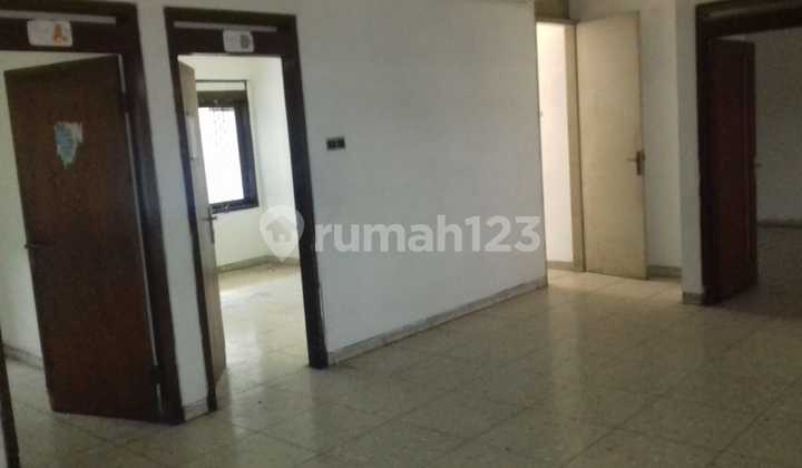 Strategic House on Abdulrahman Saleh - Main Road