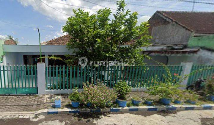 Rumah Ideal di pusat kota Lumajang 1
