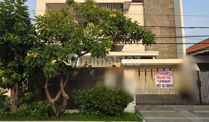 Rumah Mewah Jemursari Timur