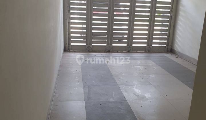 Rumah split level di cluster Demension kawasan alam sutera dekat pintu tol 2