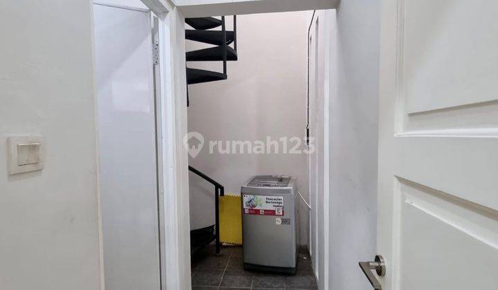 Rumah 2 Lantai Bagus Semi Furnished di Gading Serpong, Tangerang 10