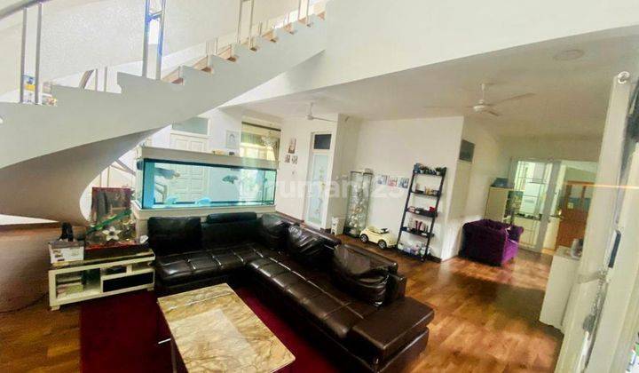 Dijual Cepat Rumah Mewah Dengan Kolam Renang Pribadi di Modernland 10