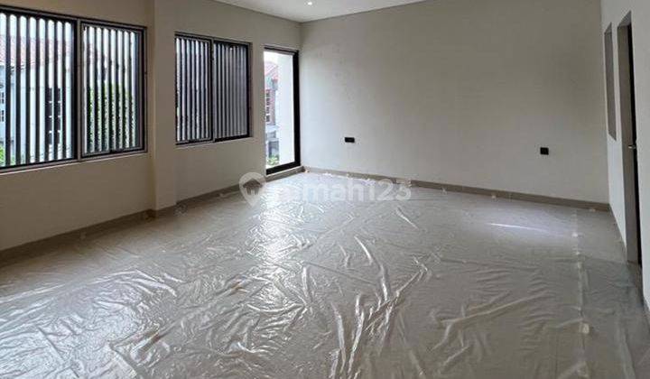 Rumah Bagus Ada Kolam Renang Sektor 1g Gading Serpong Tangerang 2