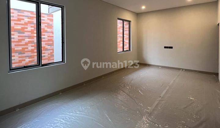 Rumah Bagus Ada Kolam Renang Sektor 1g Gading Serpong Tangerang 2